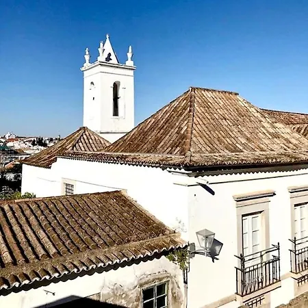 Villa Tavirawhithouse